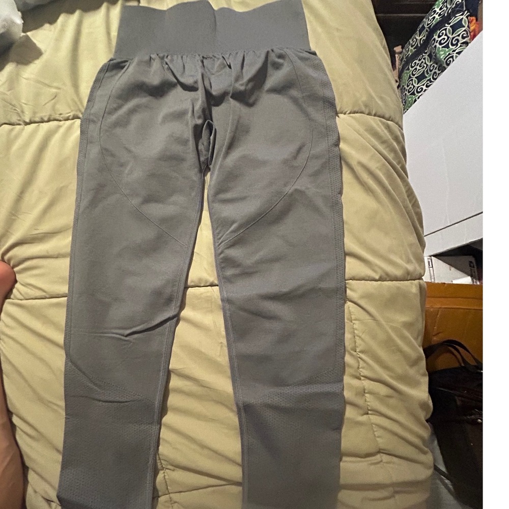 Halara Gray High Waisted Scrunch Butt Seamless Athletic Legging XL Workout Yoga